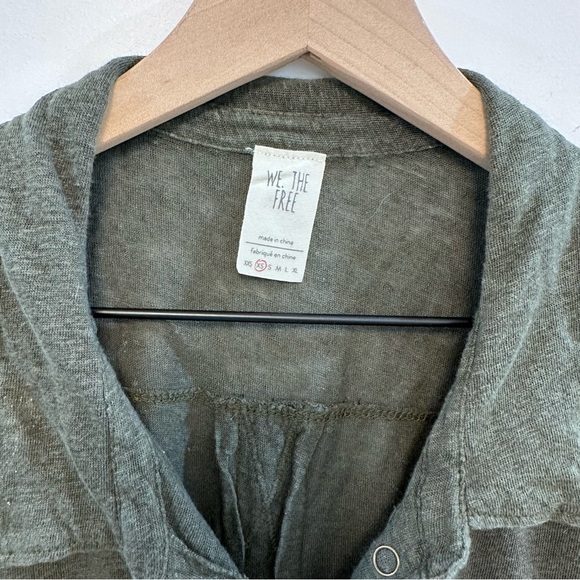 WE THE FREE collared short sleeve t-shirt - Picture 2 of 4